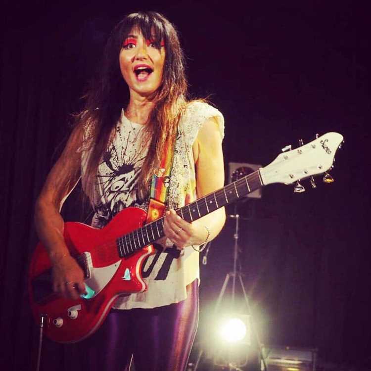 Kt Tunstall: Biography, Age, Height, Figure, Net Worth