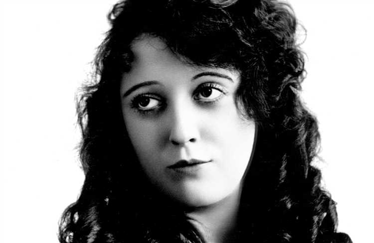 Mabel Normand: Biography, Age, Height, Figure, Net Worth