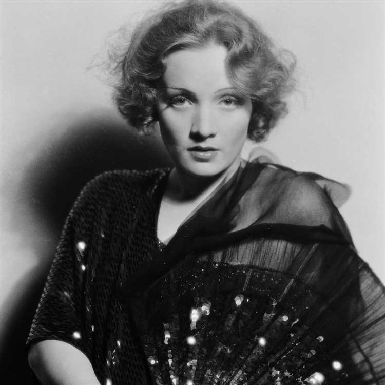 Highlighting Marlene Dietrich's Iconic Figure and Style