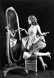 Net Worth and Awards of Mary Pickford