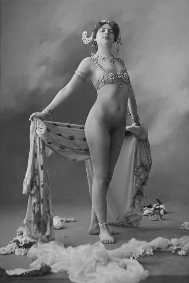 Mata Hari: Biography, Age, Height, Figure, Net Worth