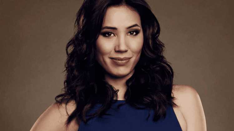 Michaela Conlin: Biography, Age, Height, Figure, Net Worth