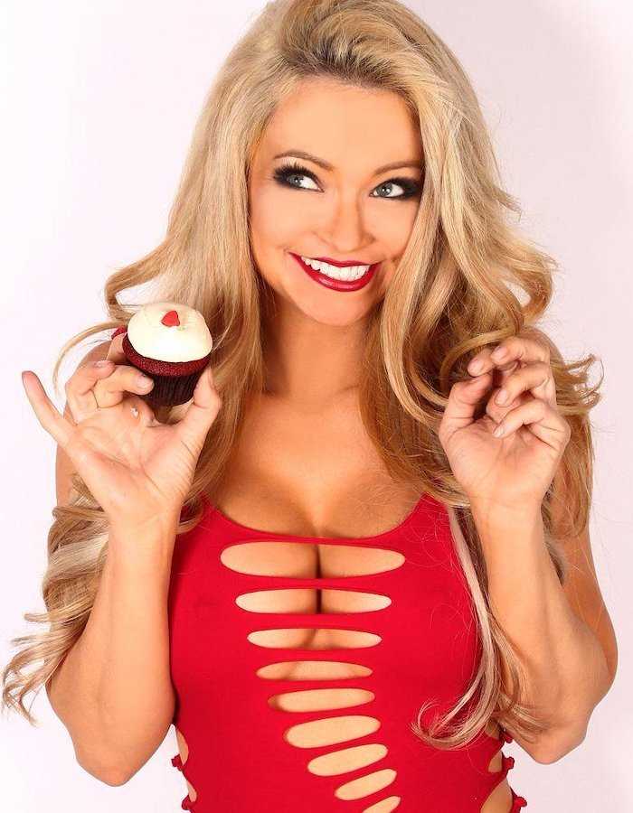 Mindy Robinson: Biography Overview