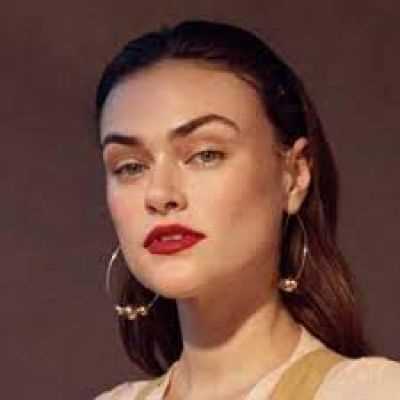 Myla Dalbesio: Biography, Age, Height, Figure, Net Worth