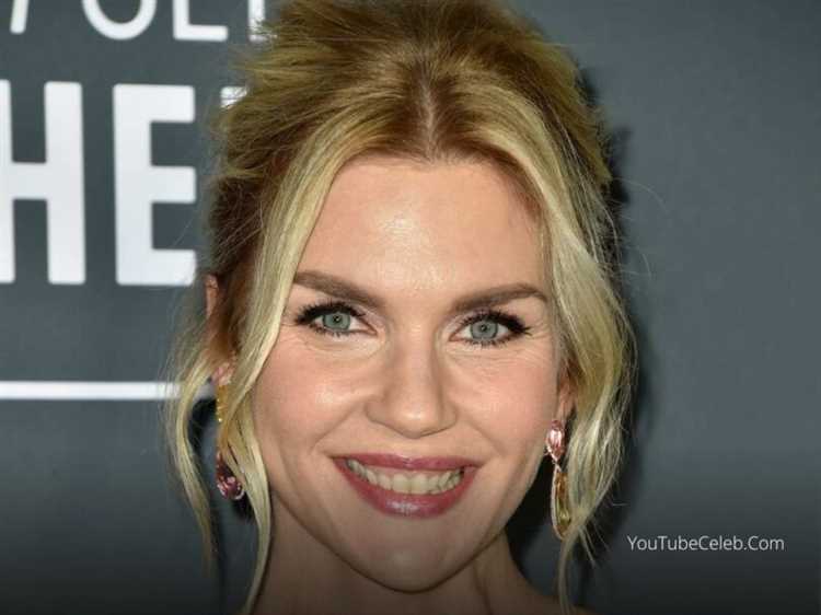 Age and Height: How Tall is Rhea Seehorn?