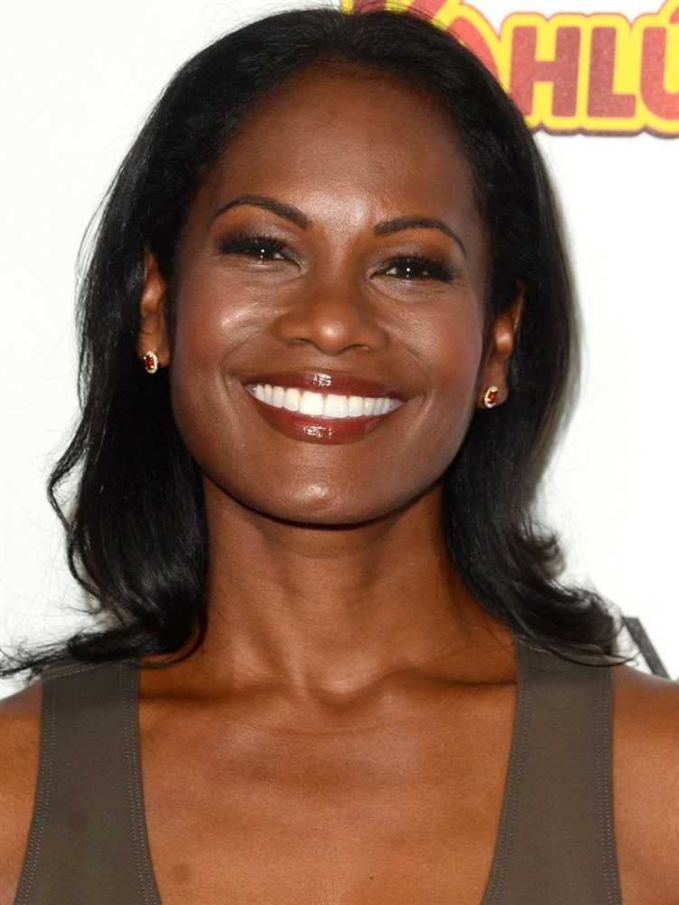 Robinne Lee: A Comprehensive Biography