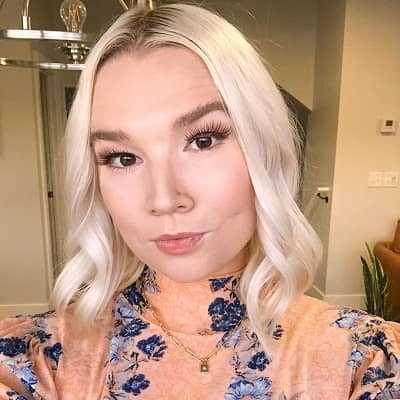 Step1 Lindsey: Biography, Age, Height, Figure, Net Worth