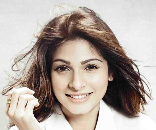 Tanishaa Mukerji: Biography, Age, Height, Figure, Net Worth