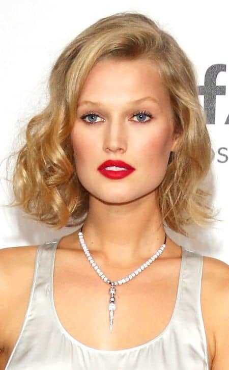 Toni Garrn: Figure and Modeling Career