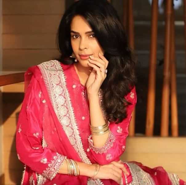 Mallika Sherawat: Biography, Age, Height, Figure, Net Worth