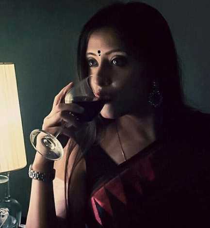 The Figure of Mrinalini Chatterjee