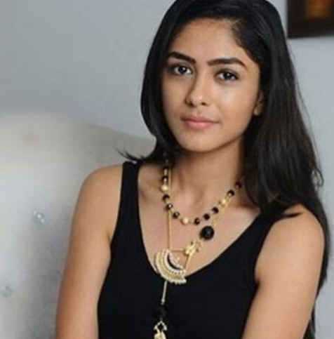 Mrunal Thakur, Height: Biography, Age, Height, Figure, Net Worth