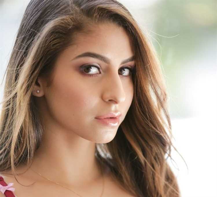 Nina North (Actress): Biography, Age, Height, Figure, Net Worth