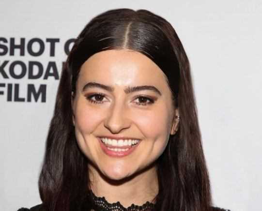 Olivia Castanho: Biography, Age, Height, Figure, Net Worth