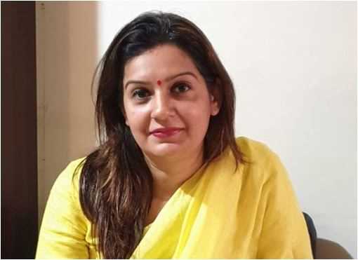 Priyanka Chaturvedi: Biography, Age, Height, Figure, Net Worth