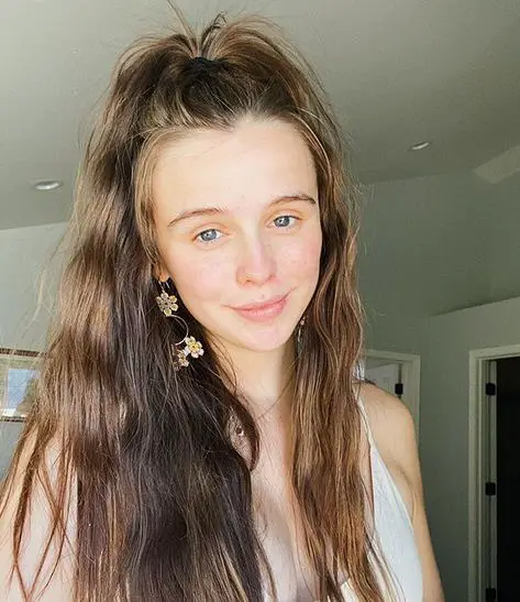 Acacia Suicide: Biography, Age, Height, Figure, Net Worth