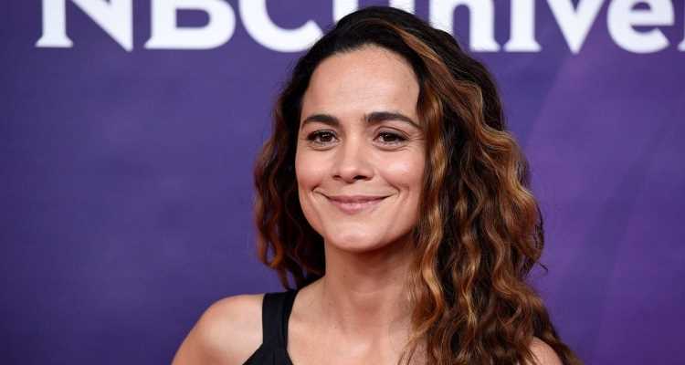 Alice Braga: Biography, Age, Height, Figure, Net Worth