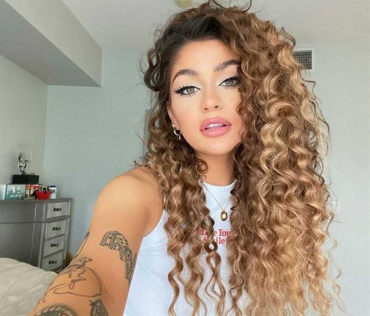 Andrea Russett: Biography, Age, Height, Figure, Net Worth