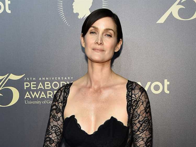 Carrie Anne Moss: Biography, Age, Height, Figure, Net Worth