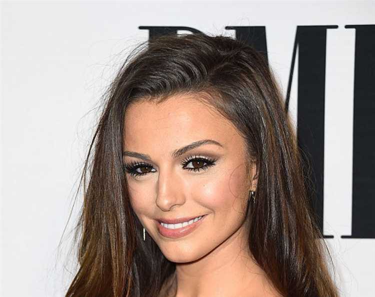 Cher Lloyd: Biography, Age, Height, Figure, Net Worth