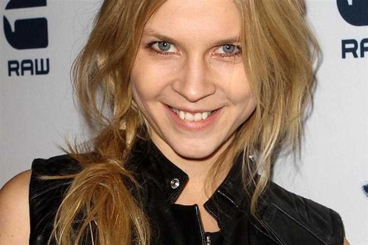 Clemence Poesy: Biography, Age, Height, Figure, Net Worth