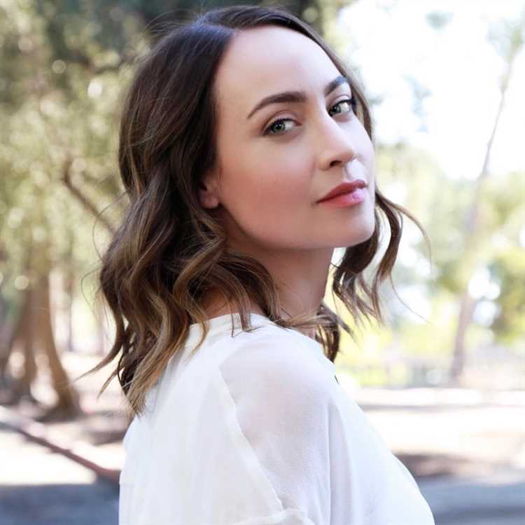 Courtney Ford: Biography, Age, Height, Figure, Net Worth