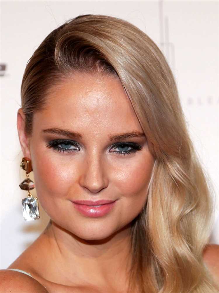  Genevieve Morton's Net Worth 