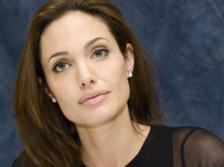 Gina Angelina: Biography, Age, Height, Figure, Net Worth