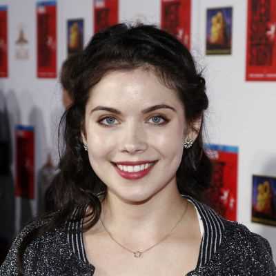 Grace Phipps: Biography, Age, Height, Figure, Net Worth