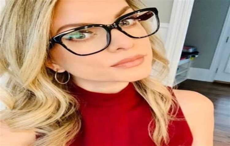 H Cup Holly: Biography, Age, Height, Figure, Net Worth