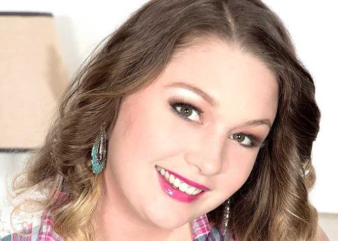 Harmony White: Biography, Age, Height, Figure, Net Worth