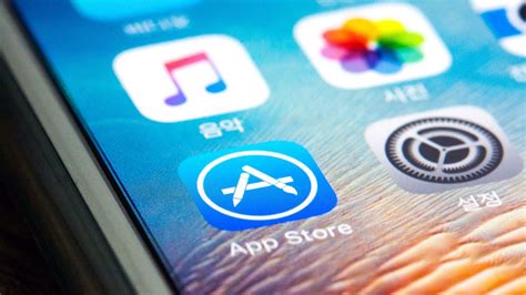  Disabling Limitations on Apple's Preinstalled Applications 