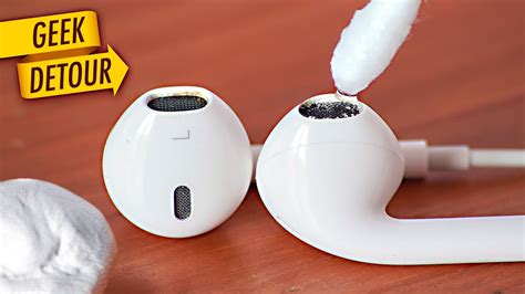  Maintain the optimal condition of your wireless earbuds through effective cleaning methods