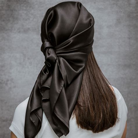 A Modern Fashion Statement: The Black Scarf in Contemporary Society