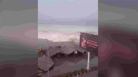 A Terrifying Vision: A Colossal Wall of Water Swallows the Shoreline