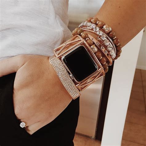 Accessory Ideas: Complementing Your Apple Watch Strap with Matching Jewelry