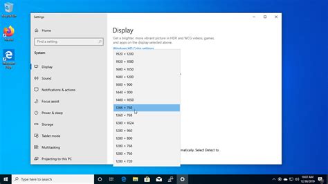 Adjusting the Display Resolution