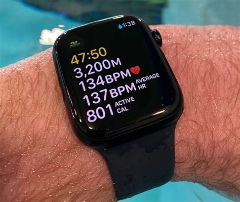 Advantages of Utilizing Apple Watch SE during Swimming