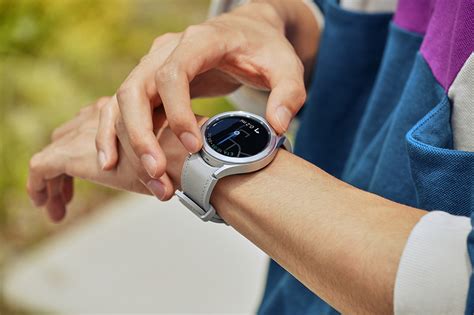 Announcement and Availability of the First Generation of the Popular Smartwatch