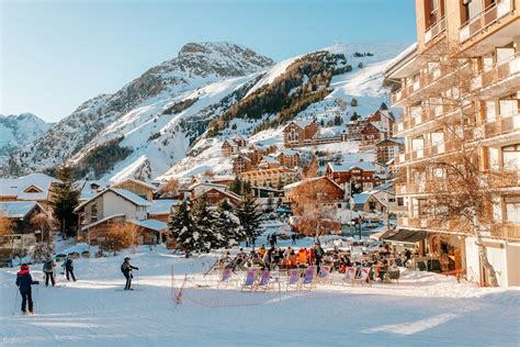 Après-Ski Delights: Unwind and Indulge after an Exciting Day on the Slopes