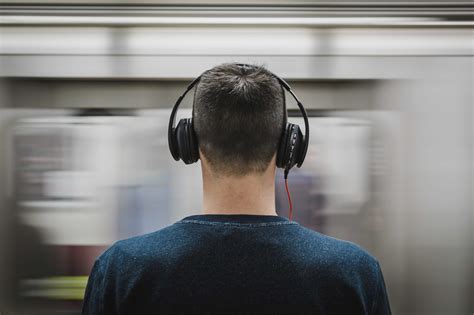 Choosing the Right Headphones with Advanced Noise Reduction Technology