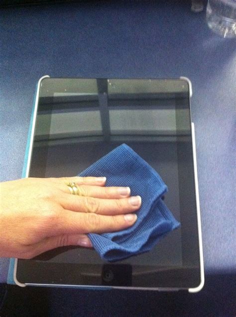 Clean your iPad's screen