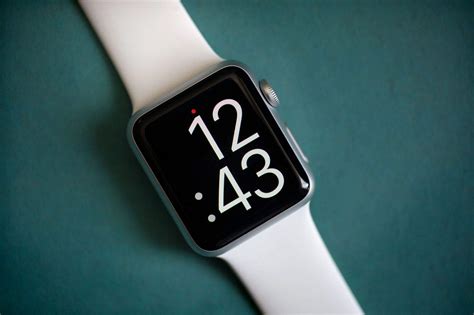 Configuring the display and watch face on Apple Watch SE