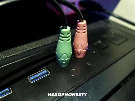 Connecting Wired Headphones to the Rear Ports