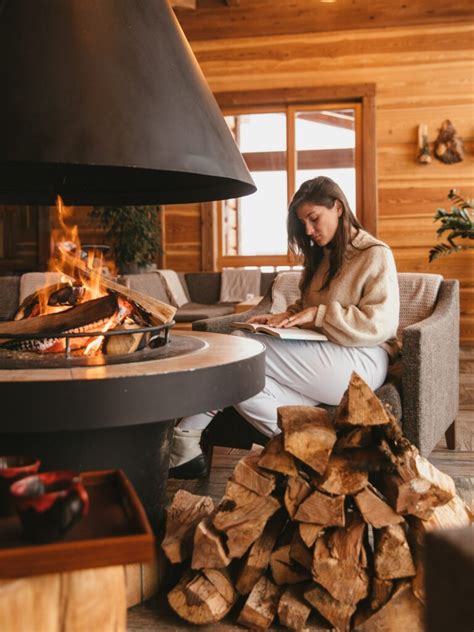 Creating a Cozy Winter Retreat: Tips for Crafting a Warm and Inviting Snowy Day Getaway