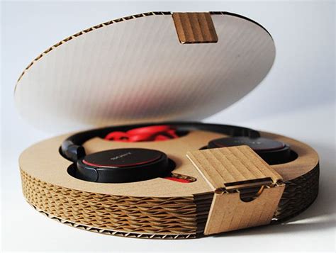 Creative Concepts for Transforming Headphone Packaging