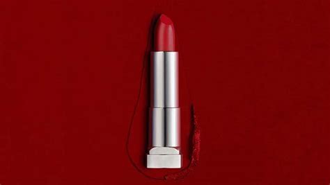 Decoding the Symbols: Discovering the Meaning Behind the Dream of Applying Bold Crimson Lipstick