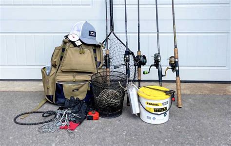 Essential Hand Fishing Equipment and Gear