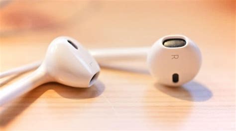 Exploring Compatibility Issues between Apple Headphones and Android Devices