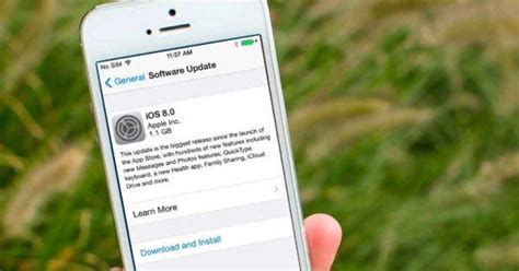 Exploring the Advantages of Regularly Updating Your iPhone